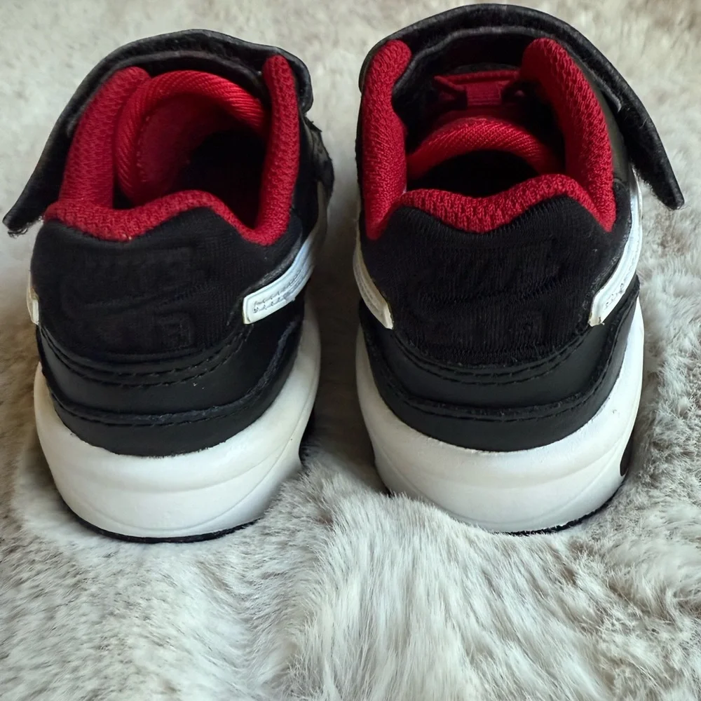 Nike Air Max sneakers toddler size 5C Black and Red boys shoes - Picture 7 of 9